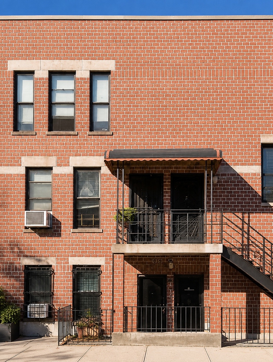 270 Columbia Street exterior